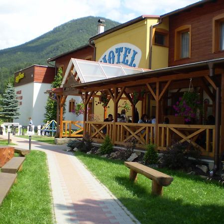 Motel Ranc Ruzomberok Exterior foto